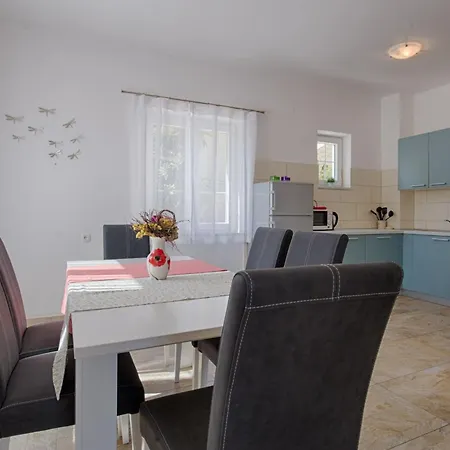 Luxurioese Mit Pool- Grossem Mediterranen Garten Und Kinderspielplatz- By Interhome * Vrh (Krk)