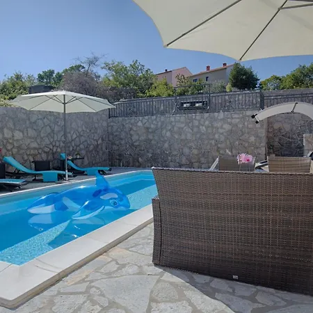 Hébergement de vacances Luxurioese Mit Pool- Grossem Mediterranen Garten Und Kinderspielplatz- By Interhome