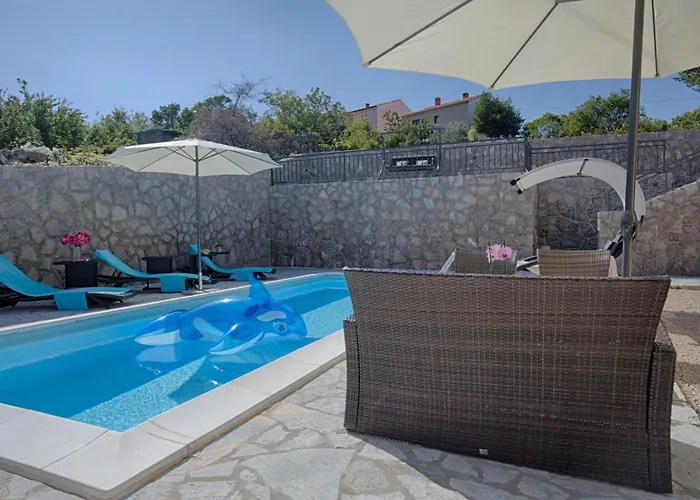 Hébergement de vacances Luxurioese Mit Pool- Grossem Mediterranen Garten Und Kinderspielplatz- By Interhome