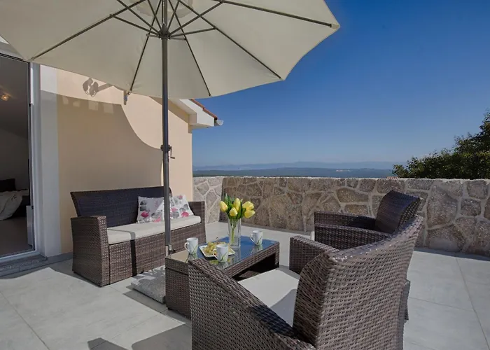 Luxurioese Mit Pool- Grossem Mediterranen Garten Und Kinderspielplatz- By Interhome Hébergement de vacances *