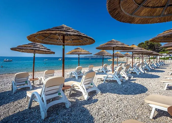 Luxurioese Mit Pool- Grossem Mediterranen Garten Und Kinderspielplatz- By Interhome Vrh (Krk)